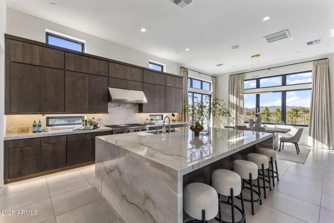 Real Estate Picture 15