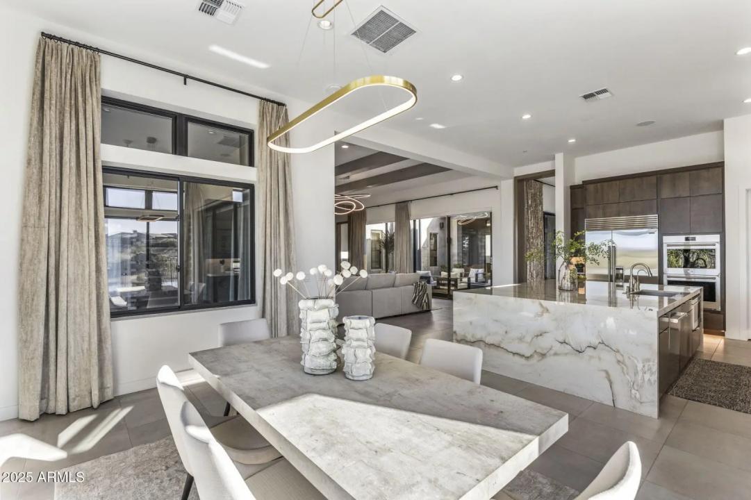 Real Estate Picture 16
