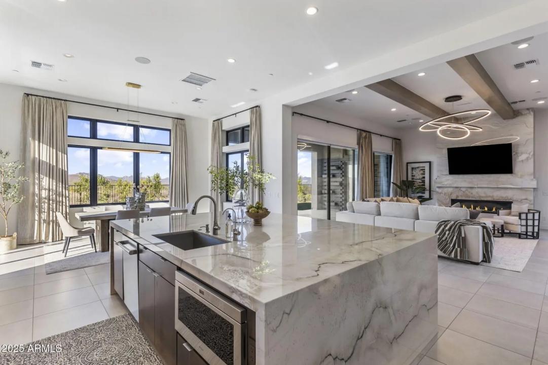 Real Estate Picture 18
