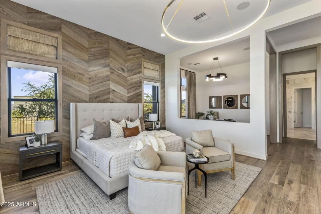 Real Estate Picture 3