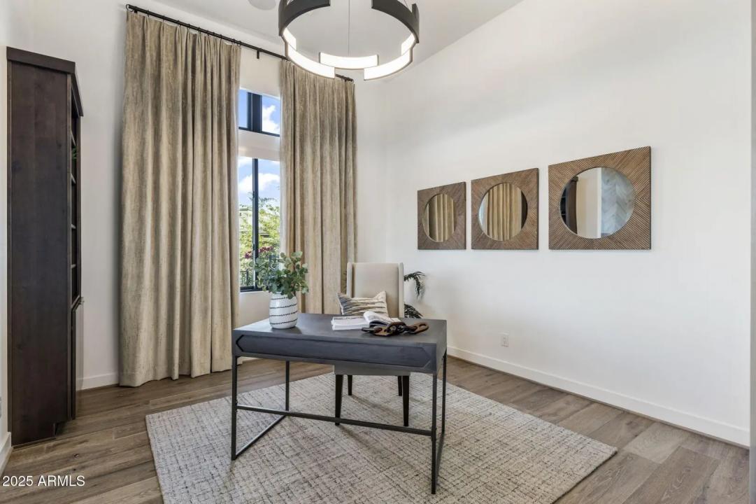 Real Estate Picture 22