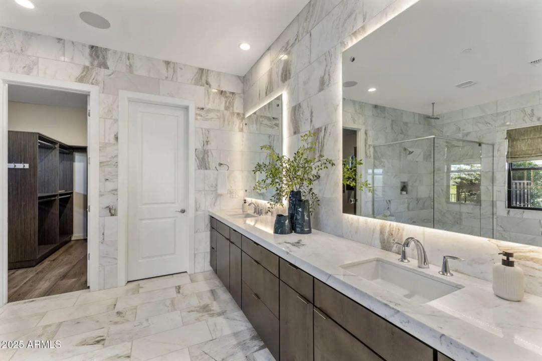 Real Estate Picture 23