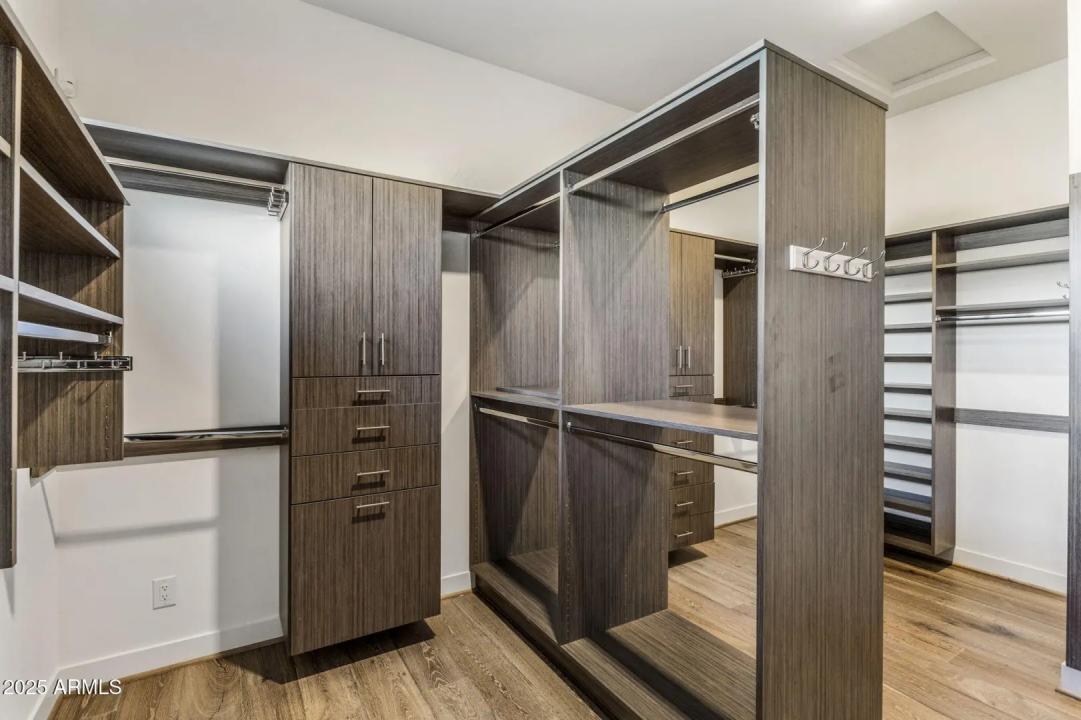 Real Estate Picture 25