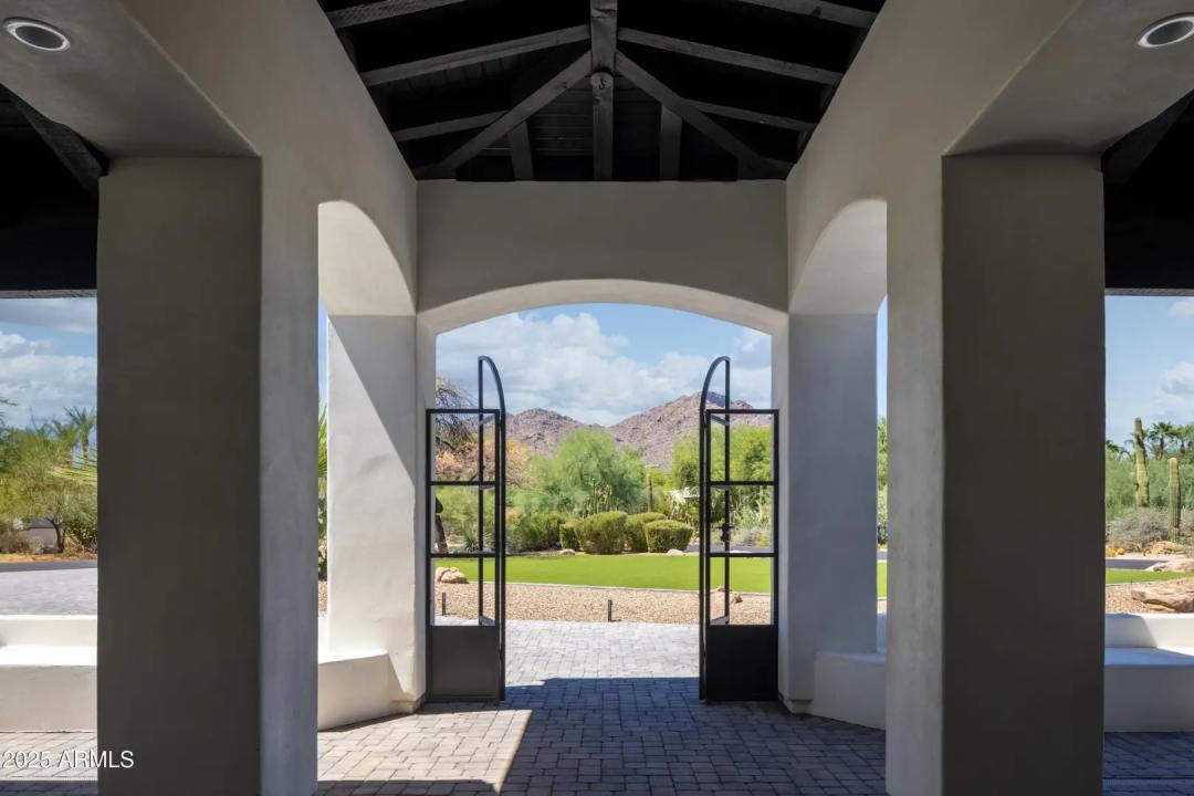 Real Estate Picture 6