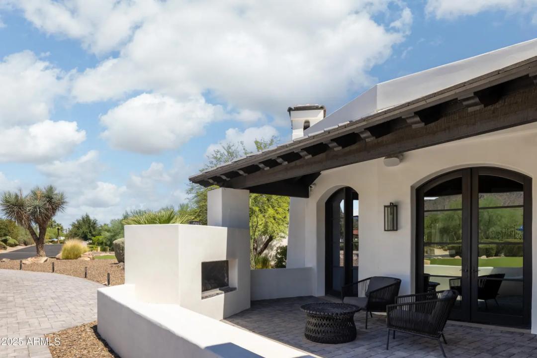 Real Estate Picture 7
