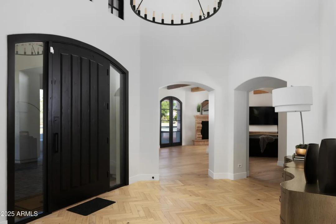 Real Estate Picture 9