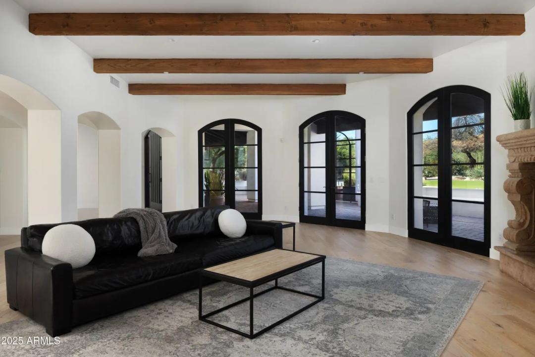 Real Estate Picture 11