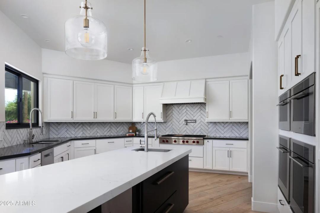 Real Estate Picture 15