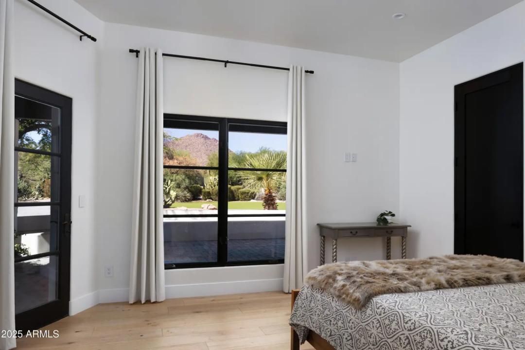 Real Estate Picture 25