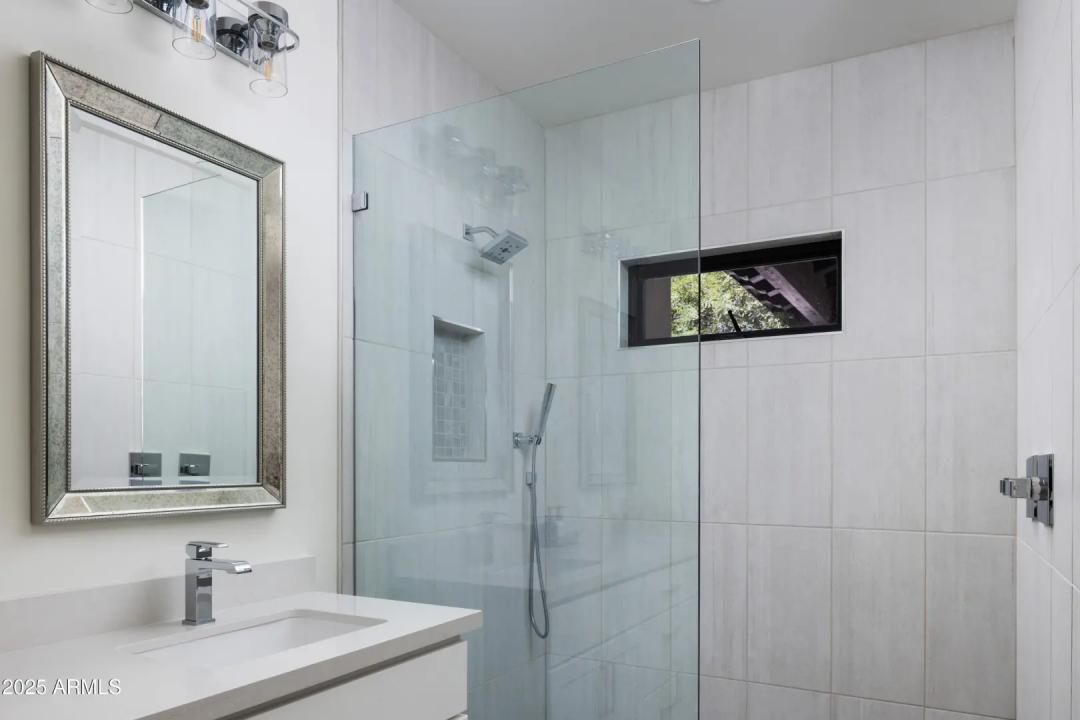 Real Estate Picture 26