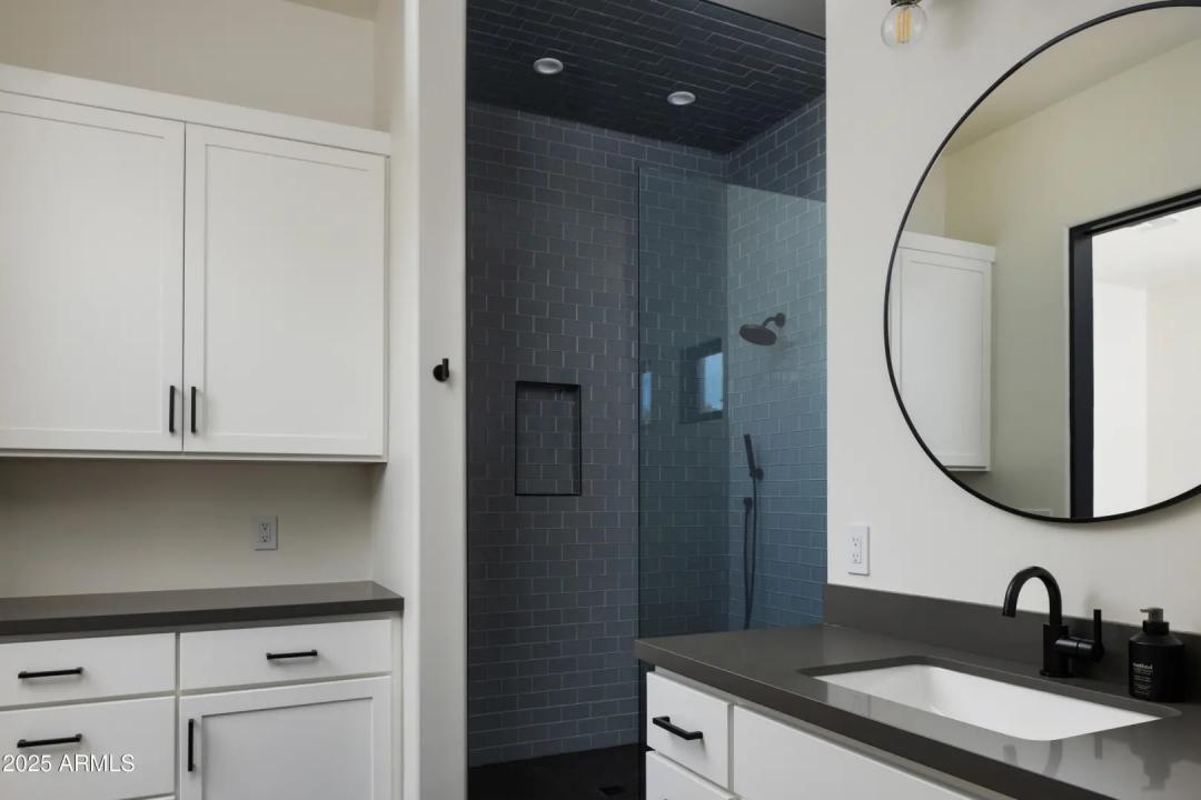 Real Estate Picture 32