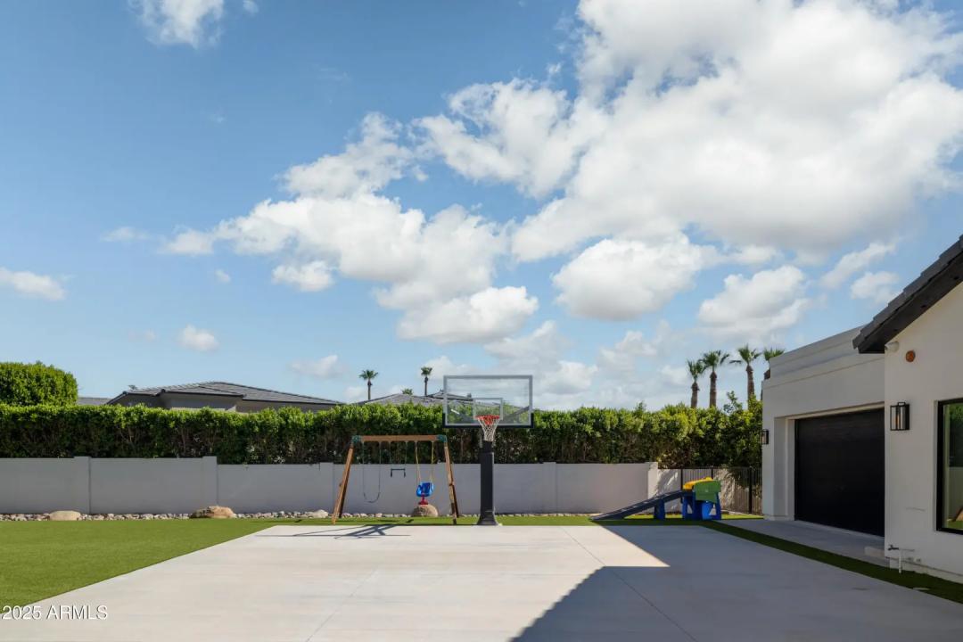 Real Estate Picture 44