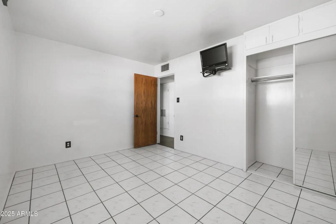 Real Estate Picture 36
