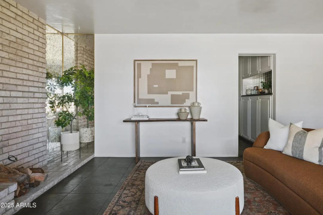 Real Estate Picture 12