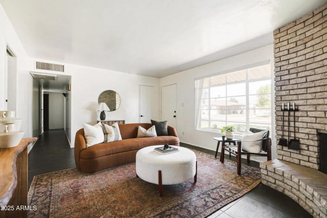 Real Estate Picture 6