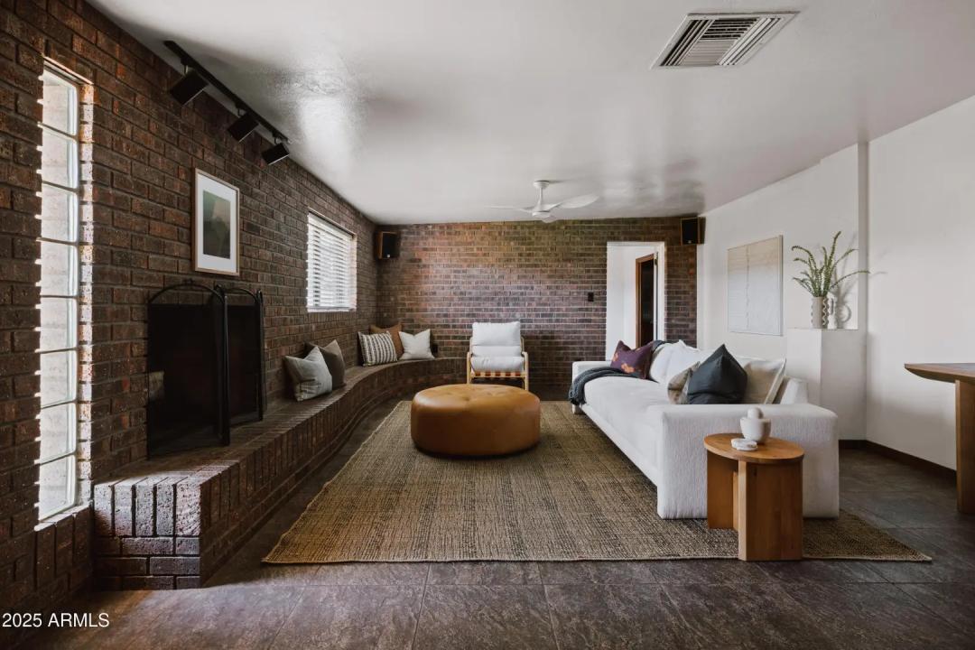 Real Estate Picture 21