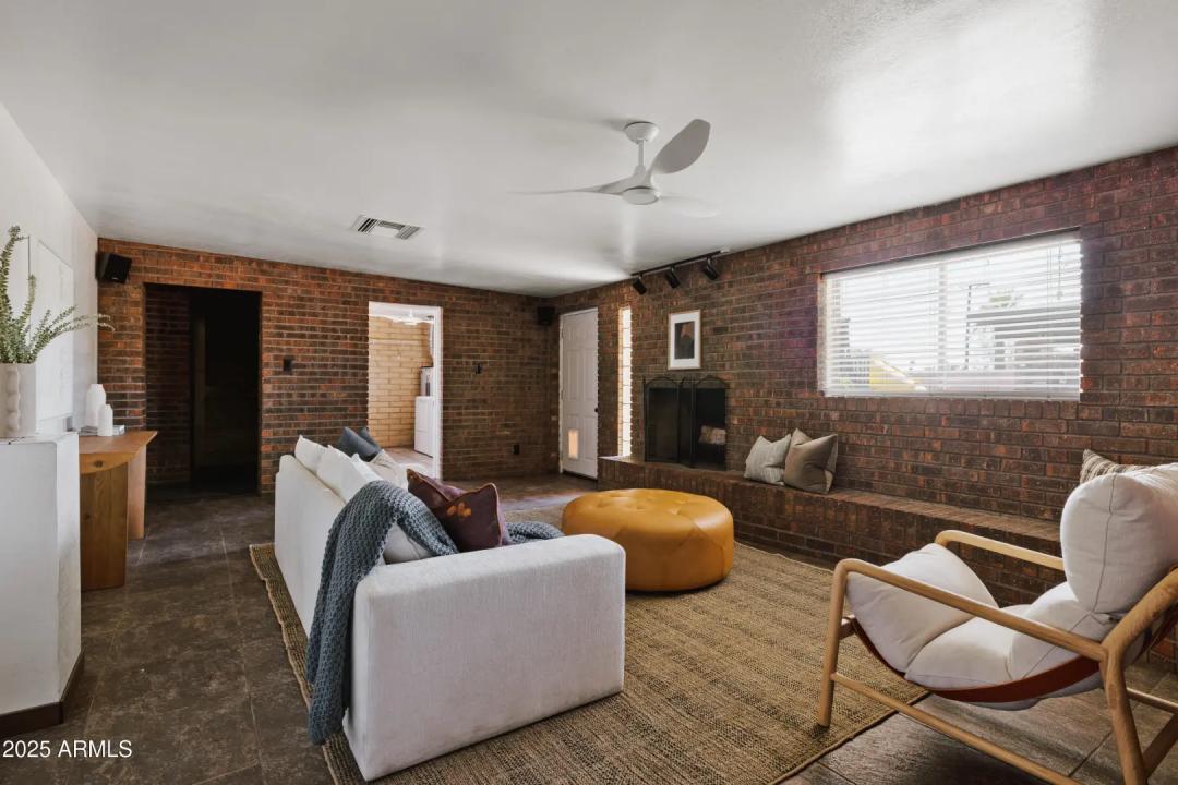 Real Estate Picture 22
