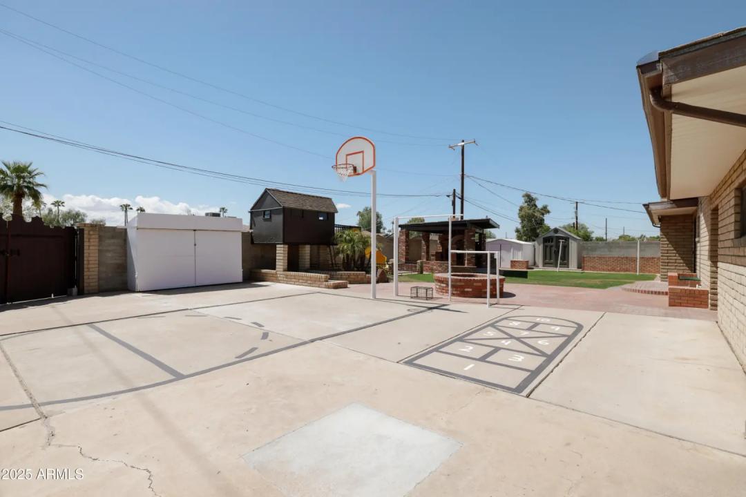 Real Estate Picture 45