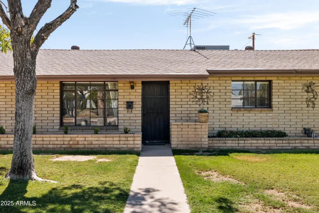 2101 W LUKE Avenue Phoenix AZ 85015