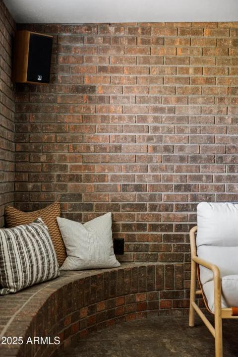 Real Estate Picture 24
