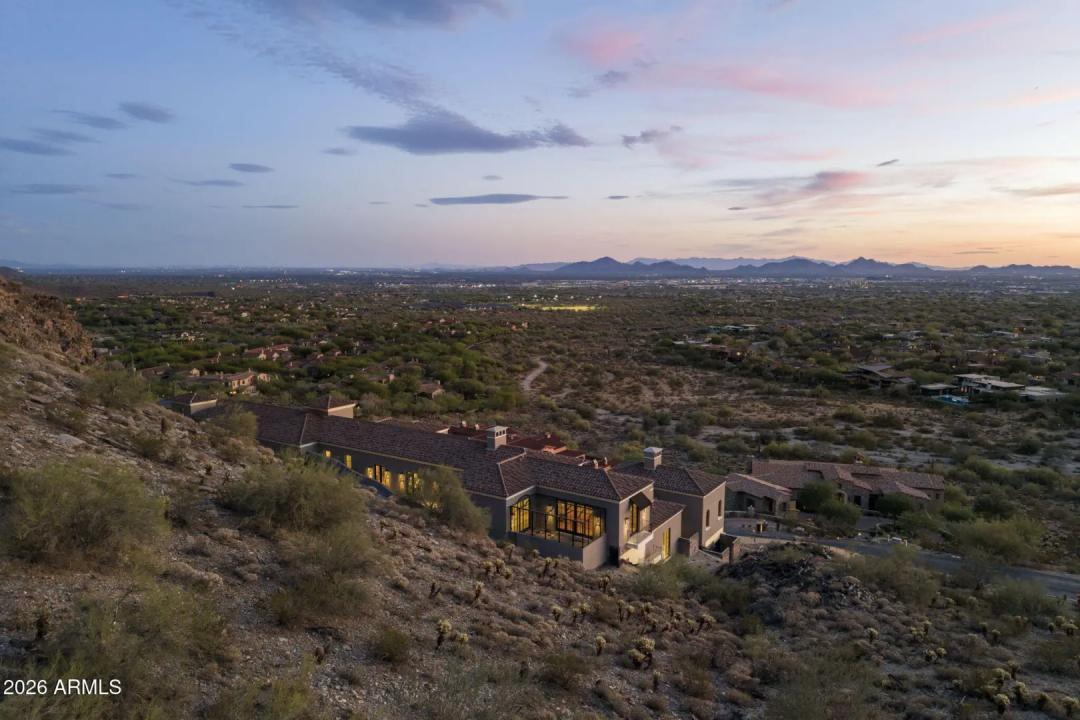 Real Estate Picture 4