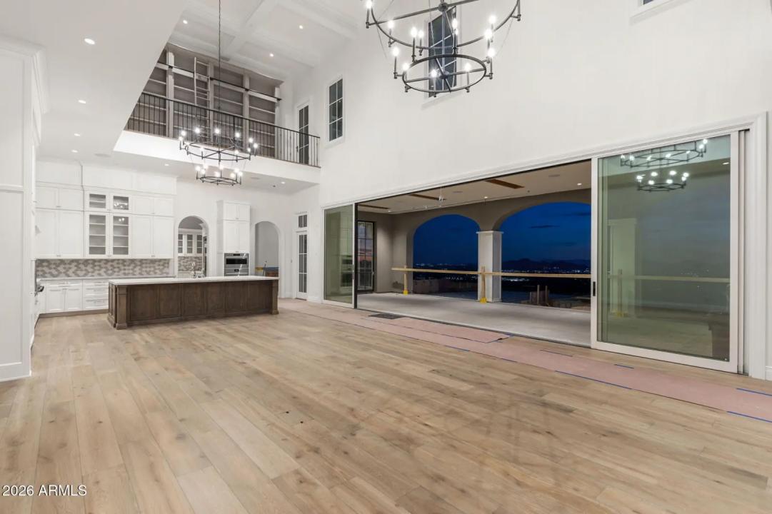 Real Estate Picture 6