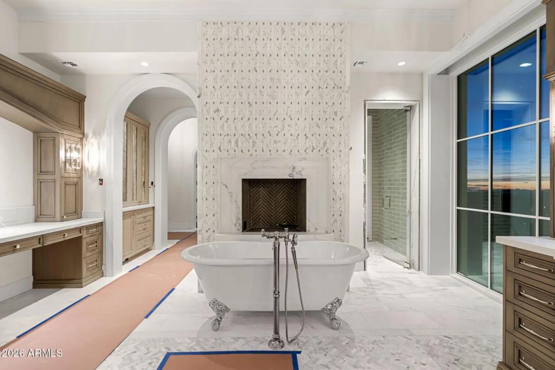 Real Estate Picture 10