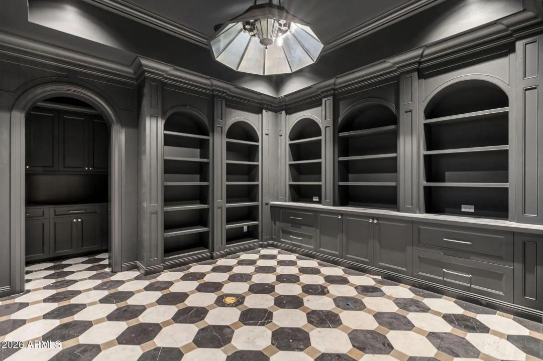 Real Estate Picture 16