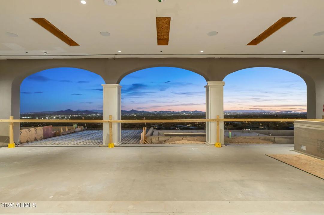 Real Estate Picture 12