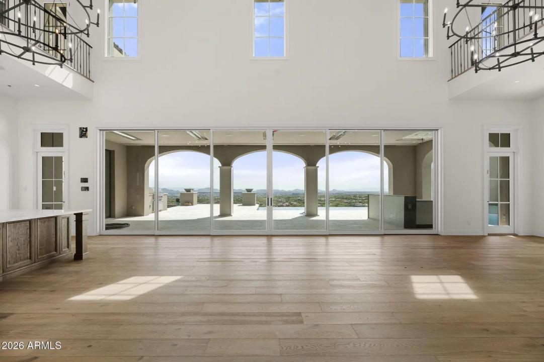 Real Estate Picture 8