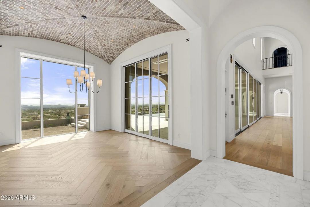 Real Estate Picture 12