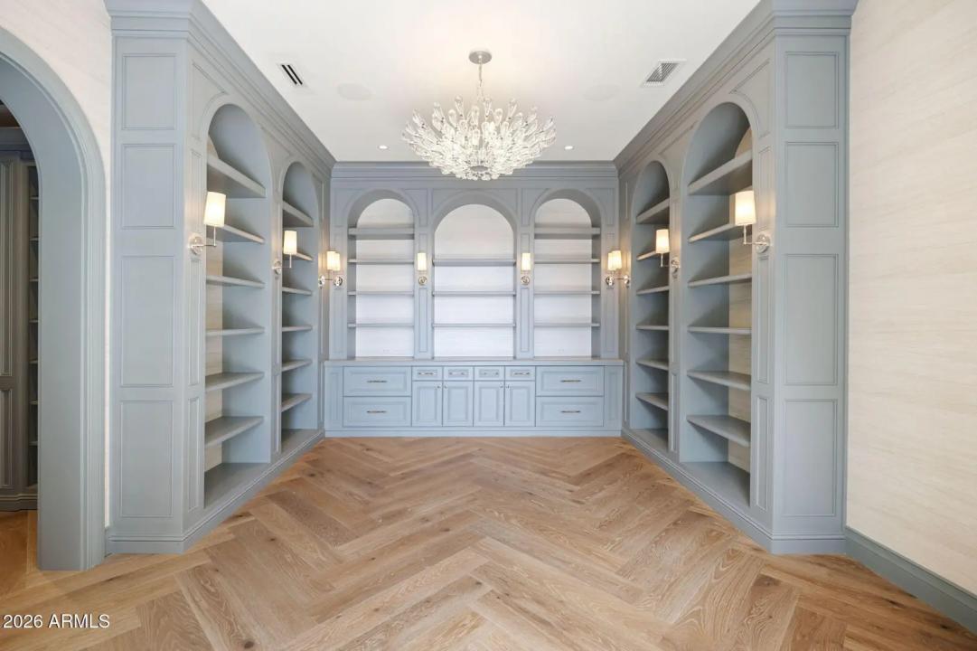 Real Estate Picture 15