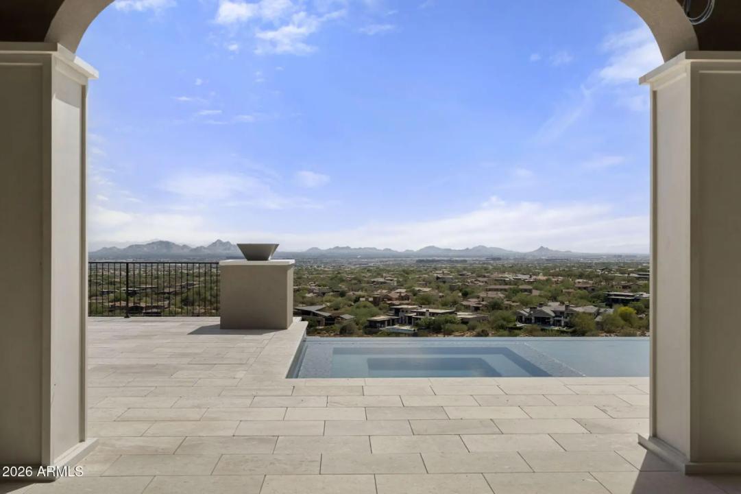 Real Estate Picture 10