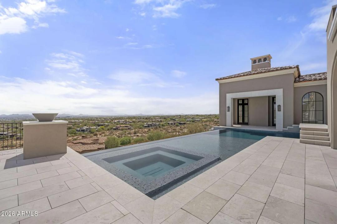 Real Estate Picture 11