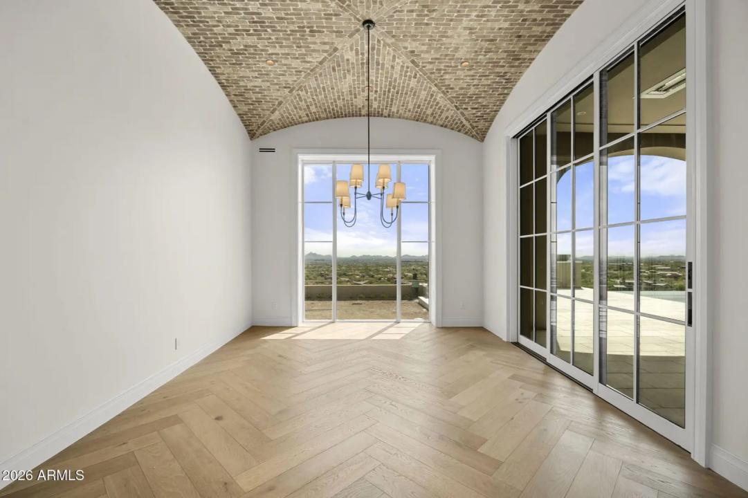 Real Estate Picture 13