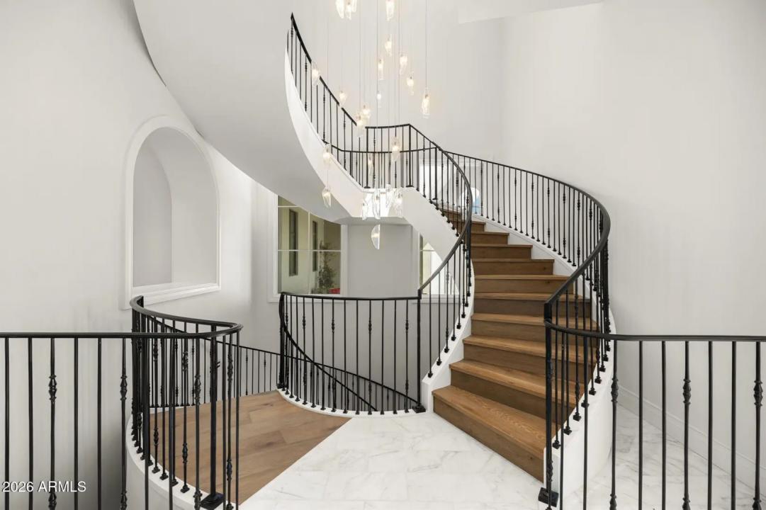 Real Estate Picture 22
