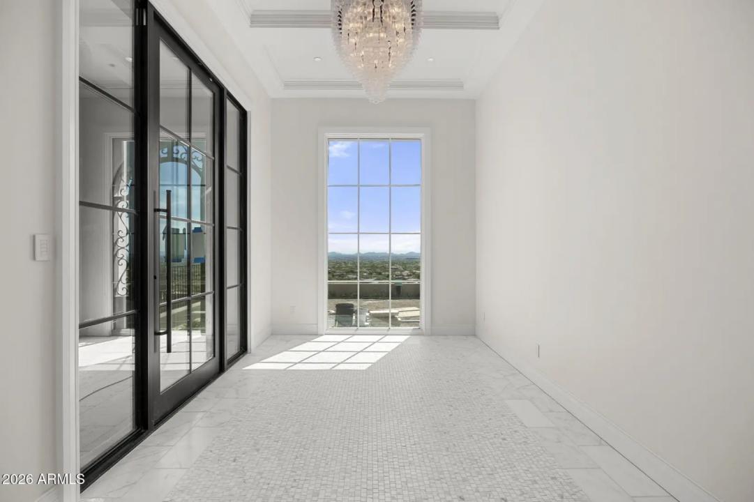 Real Estate Picture 4
