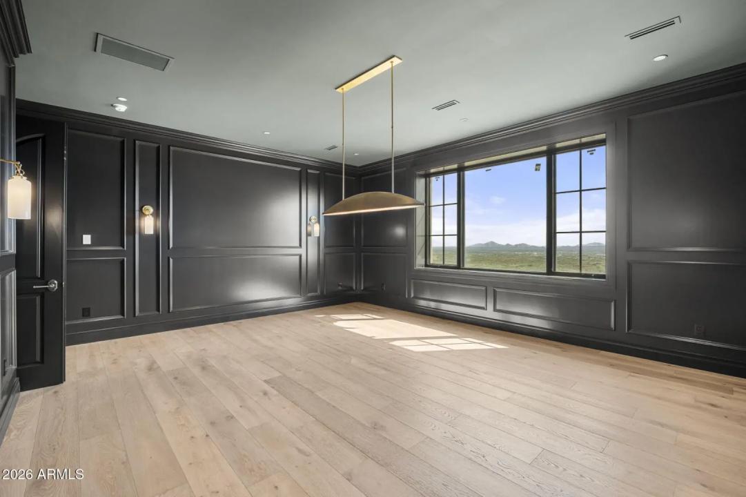 Real Estate Picture 32