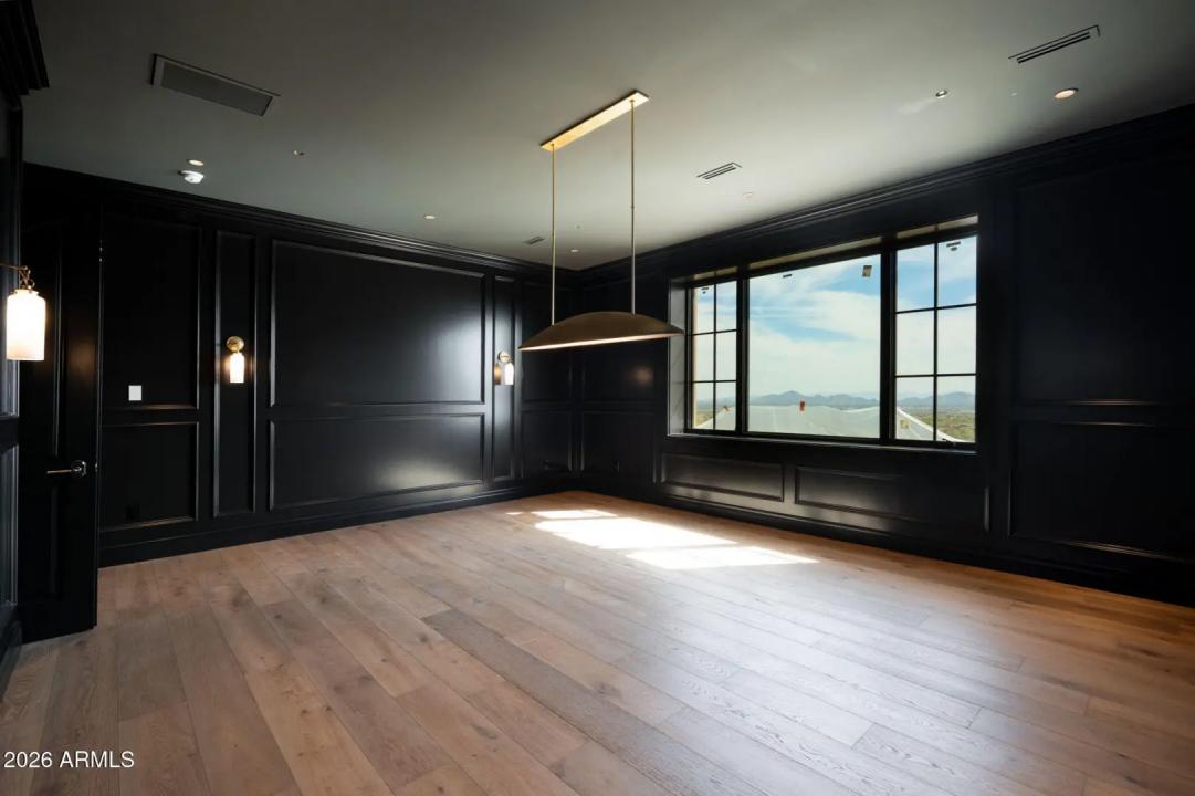 Real Estate Picture 32