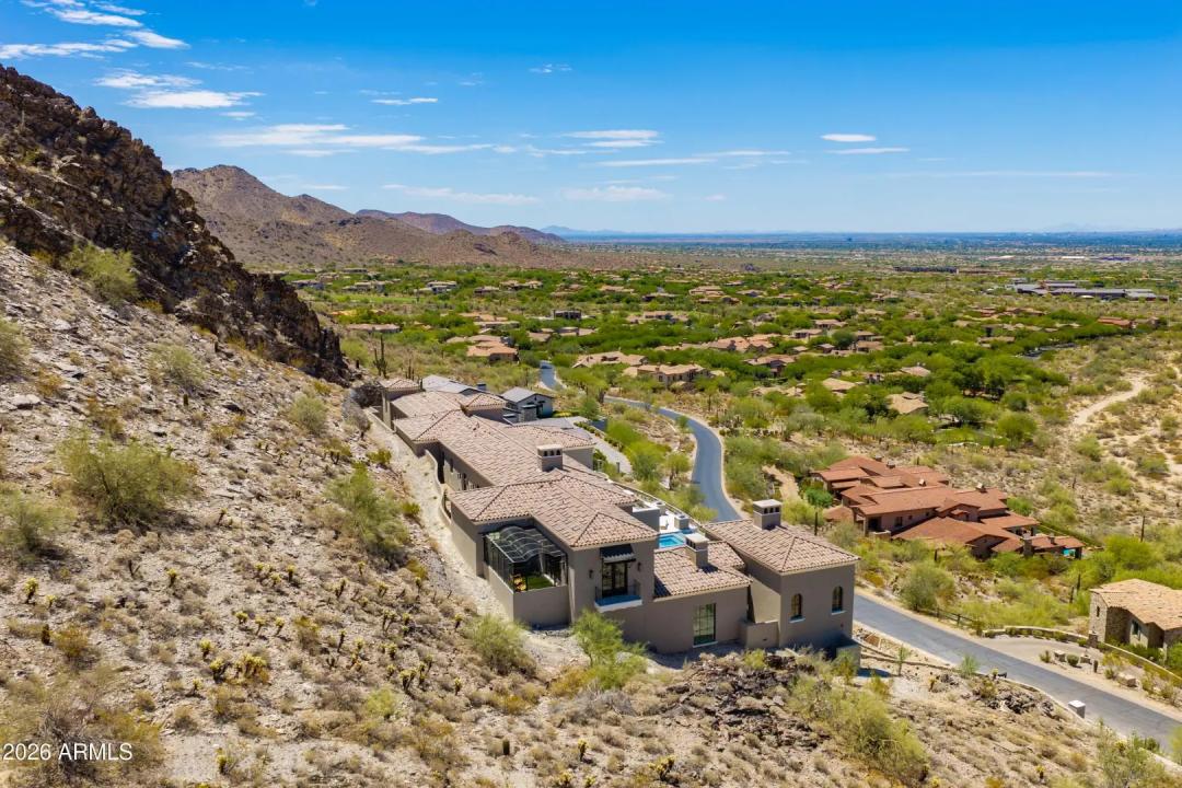 Real Estate Picture 4