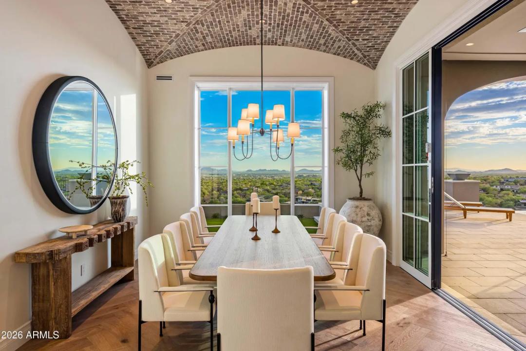 Real Estate Picture 8