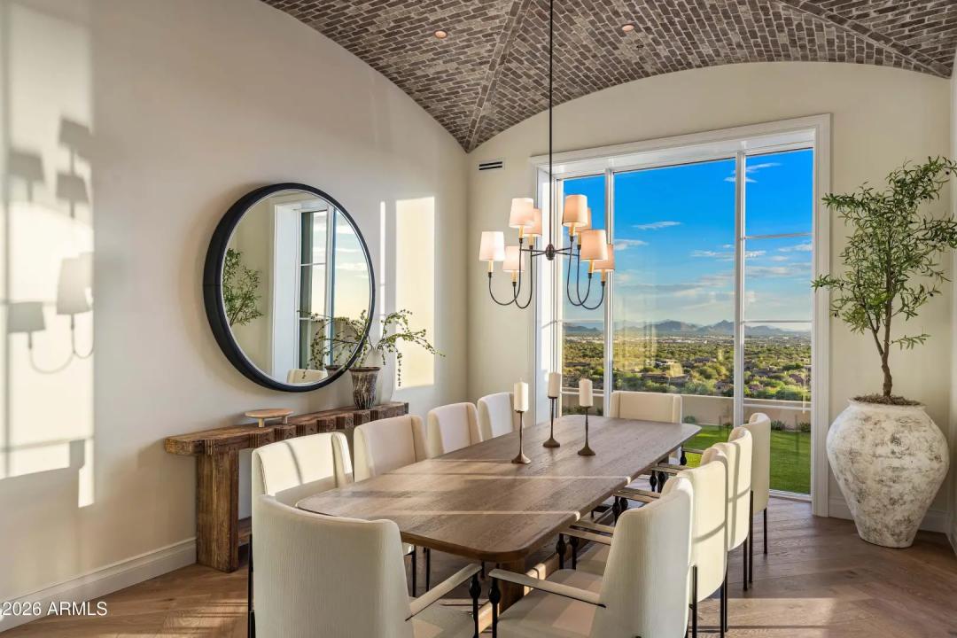 Real Estate Picture 9