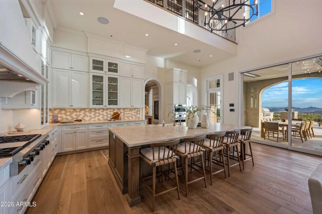 Real Estate Picture 10