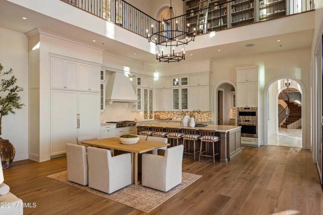 Real Estate Picture 12