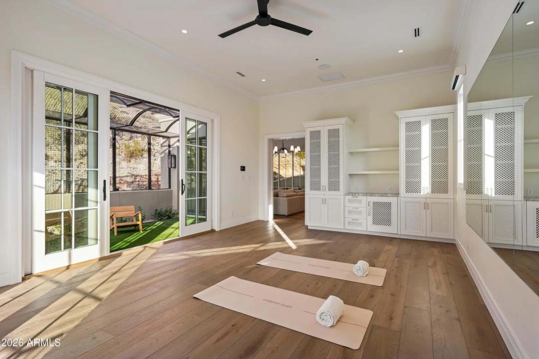 Real Estate Picture 50