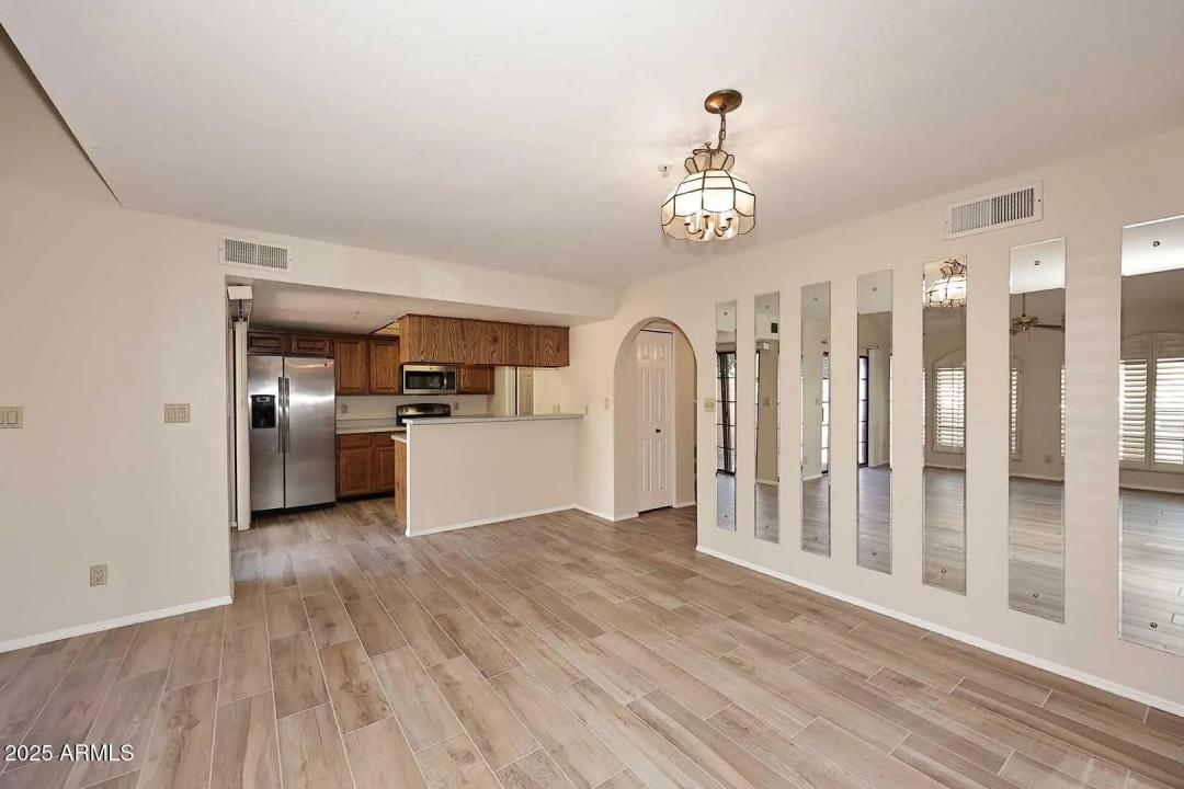 Real Estate Picture 24