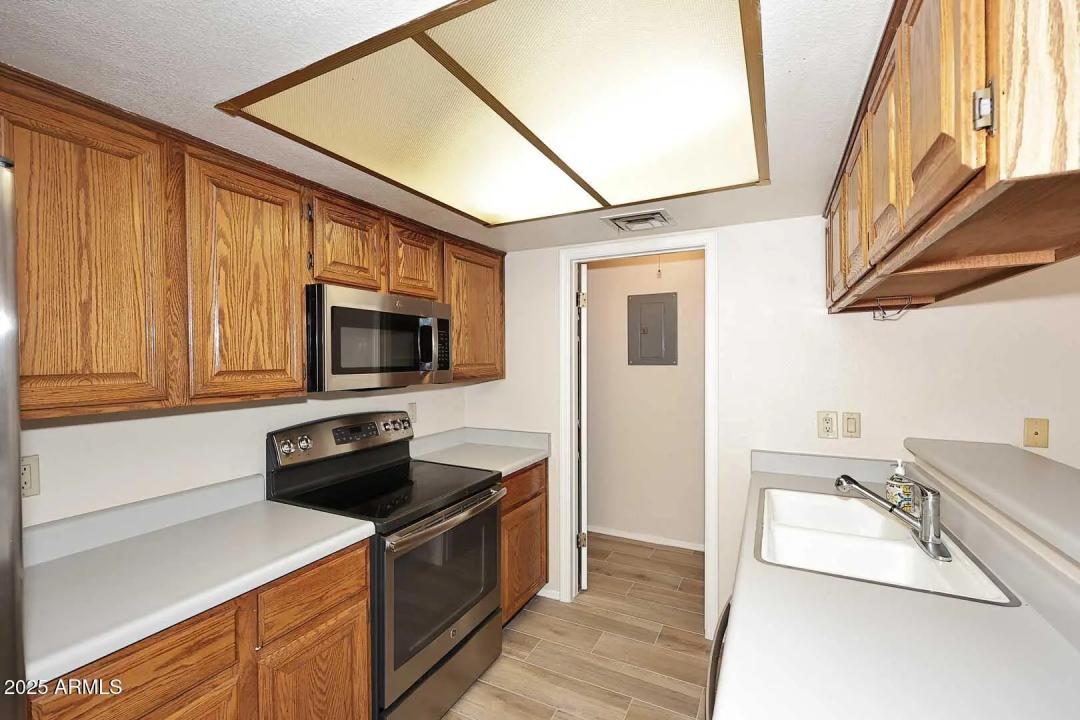 Real Estate Picture 11