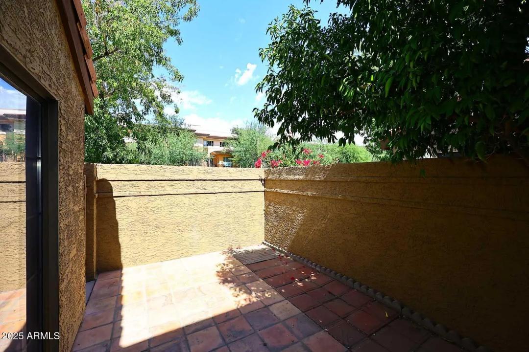 Real Estate Picture 7