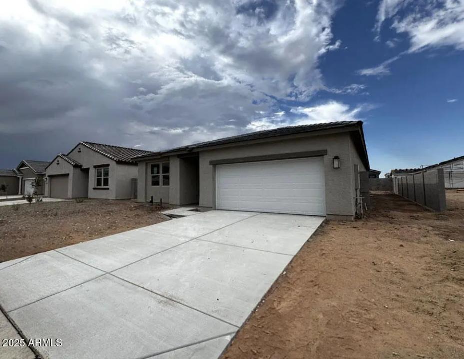 Real Estate Picture 3