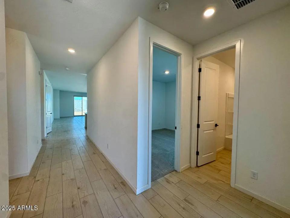 Real Estate Picture 3